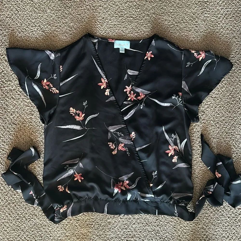 Veronica M Women’s Black Short-sleeve Floral Wrap Around Tie Top - Size S